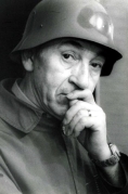 Miguel Gila (1919-2001). Humorista español.