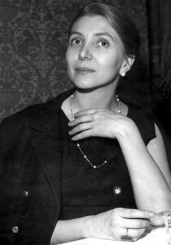 María Dolores Pradera (1924- ). Cantante y actriz española.